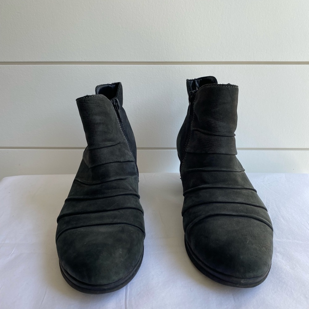 Remonte Black Suede Slip On Low Heeled Side Zip Ankle Boot 7 Minimalist Office